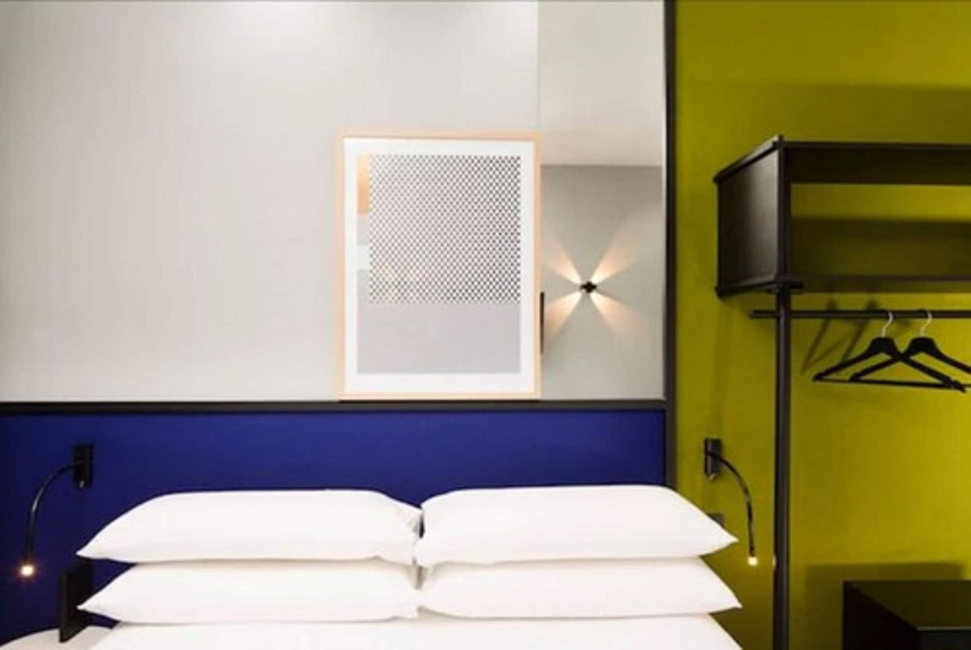 Hotel Pilime Parigi Esterno foto