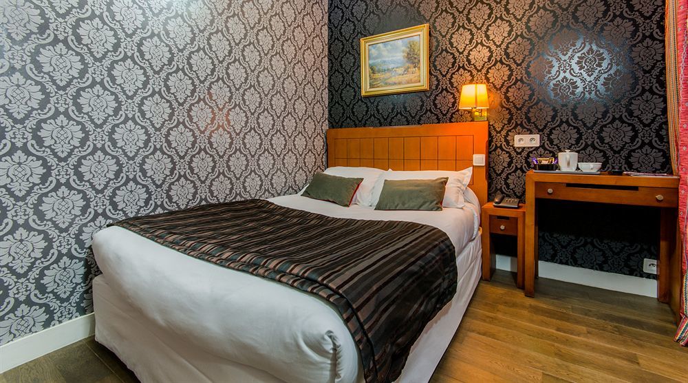 Hotel Pilime Parigi Esterno foto