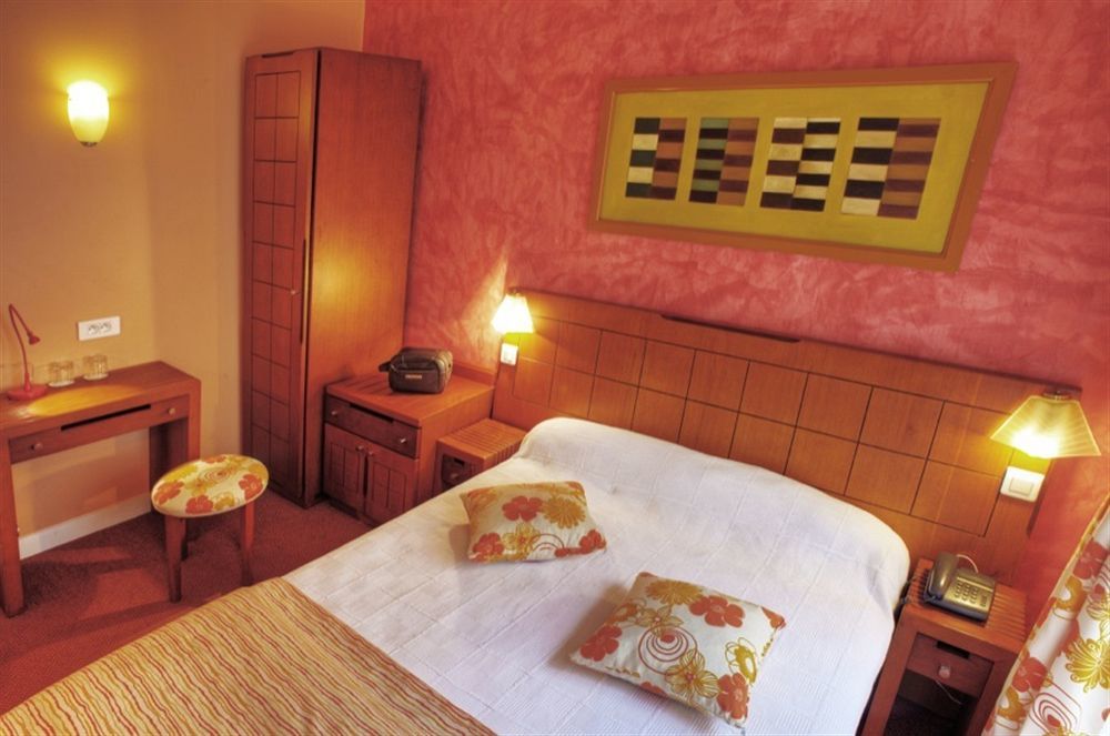 Hotel Pilime Parigi Esterno foto